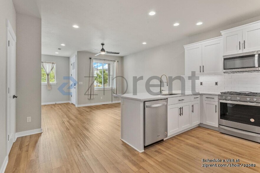 Building Photo - 4111 SE Century Blvd