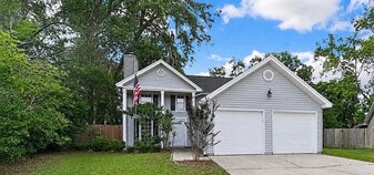 Building Photo - 545 Oneida Ct