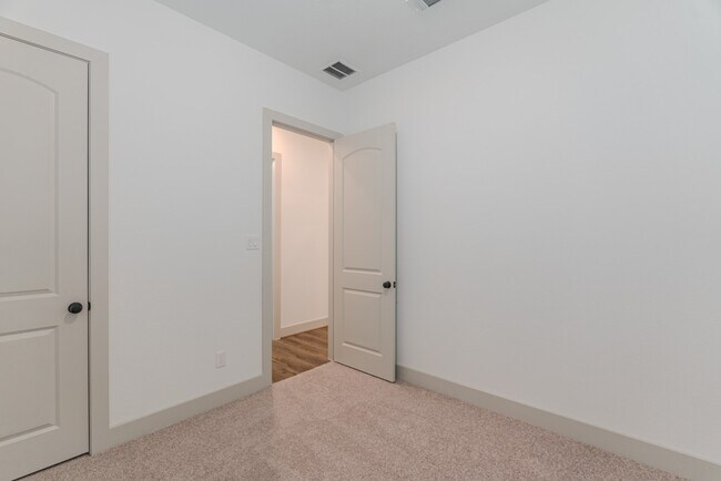 Building Photo - 9322 Galloway Wds Trl