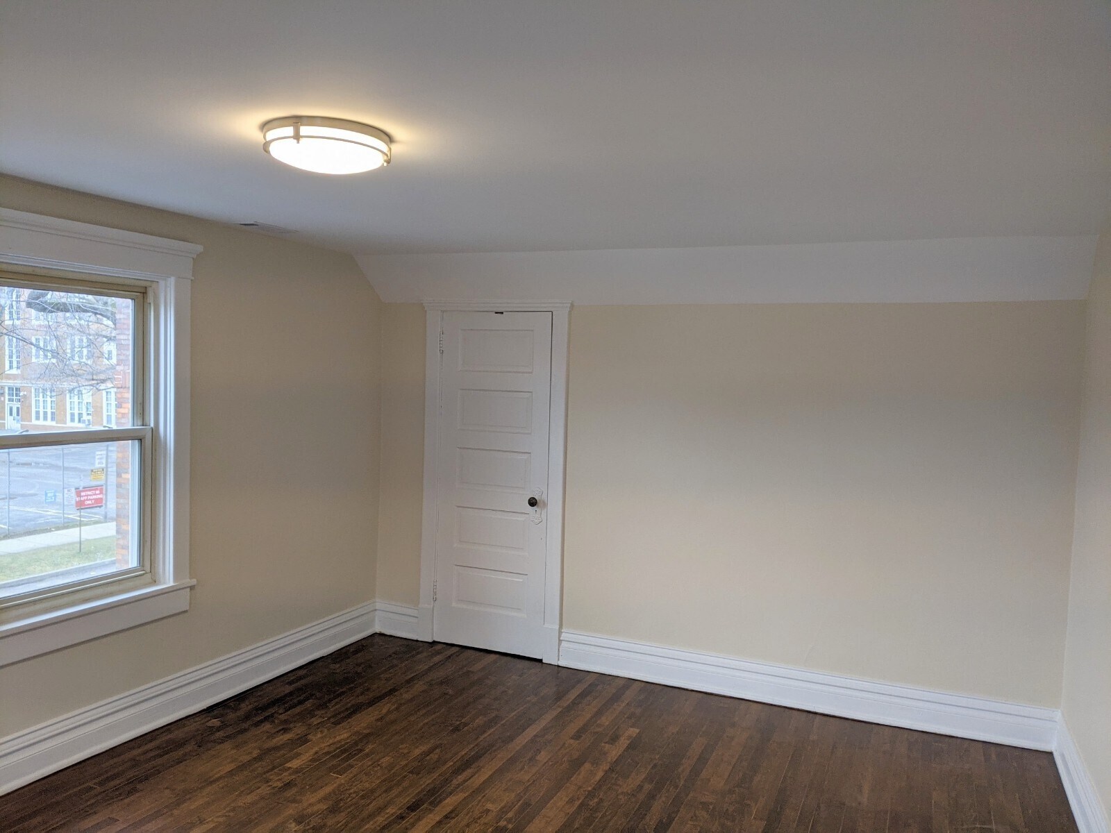 Building Photo - 1025 Sherman Ave