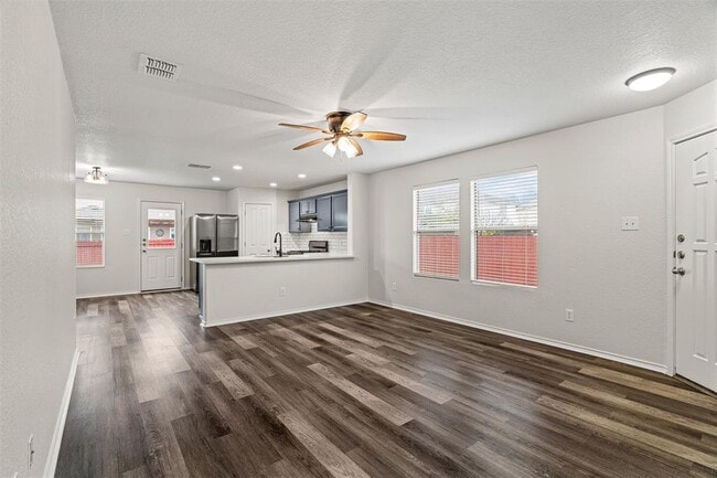 Building Photo - 206 Wells Bend