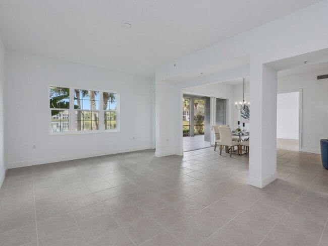 Building Photo - 9229#103