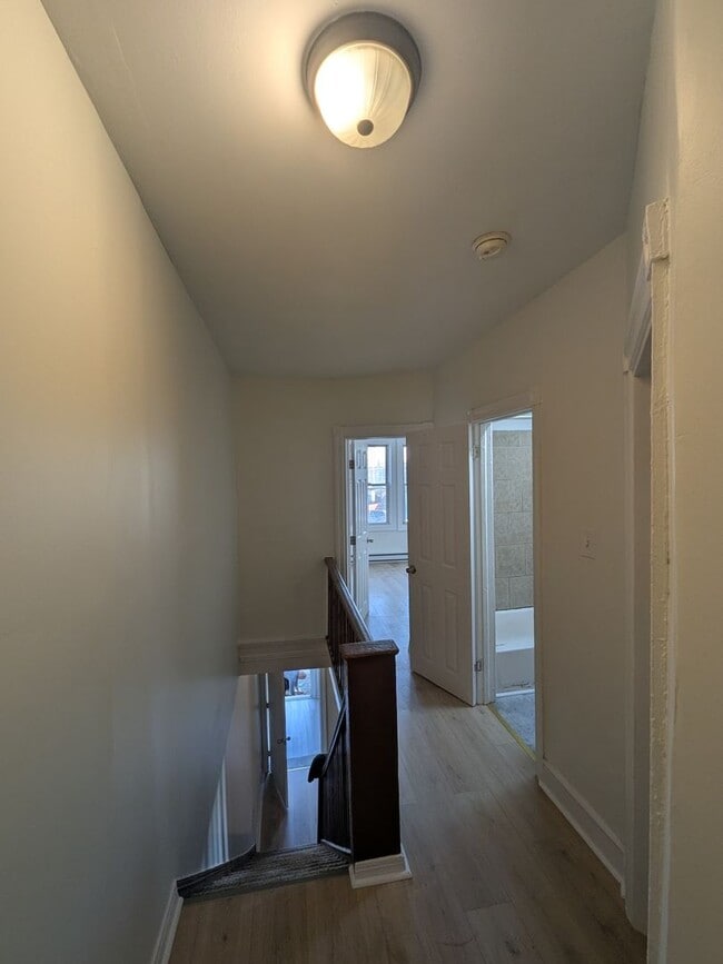 Building Photo - Remodeled Home - Frankford