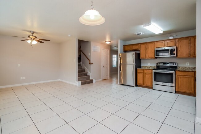 Building Photo - 4959 N Cancun Dr