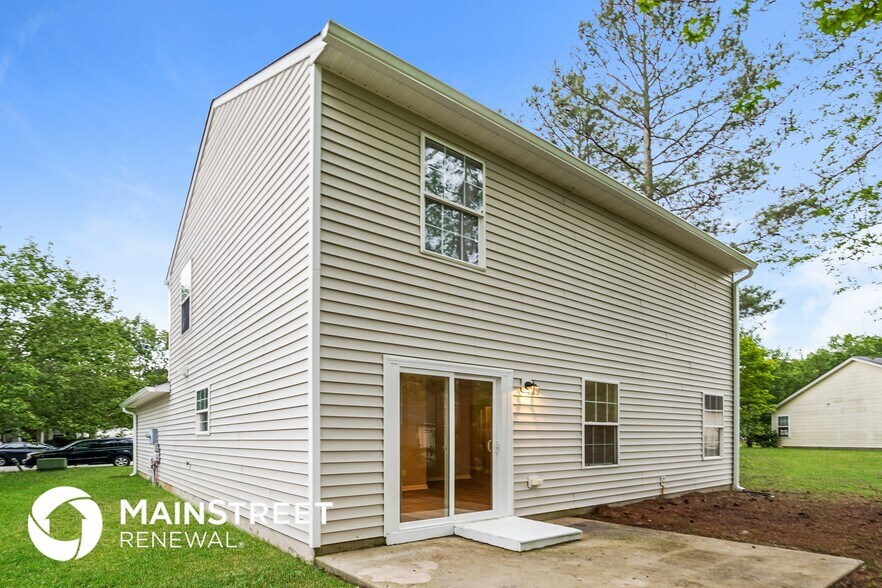 Building Photo - 5828 Weddington Rd