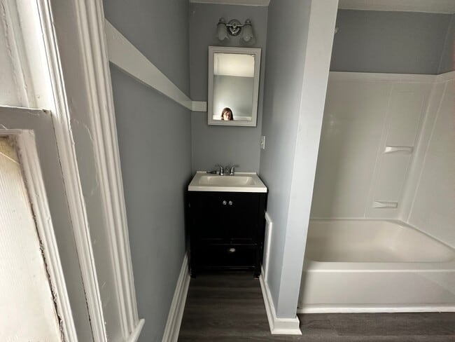 Building Photo - 809 Elk St