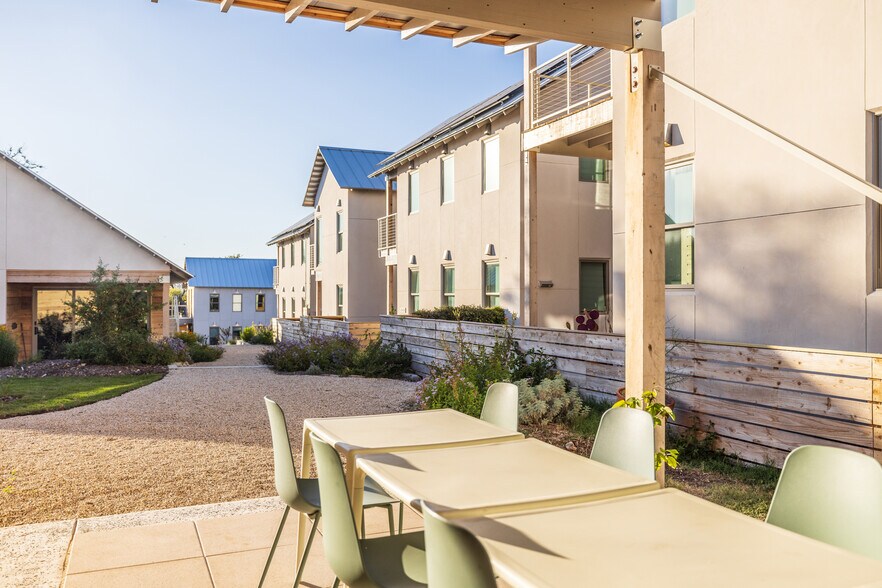 Building Photo - 126 Boston St