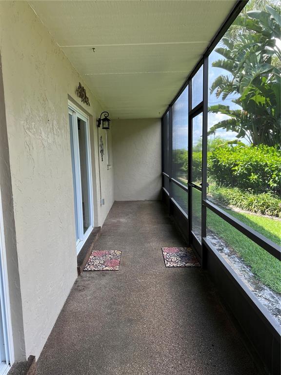 Building Photo - 8825 Bay Pointe Dr