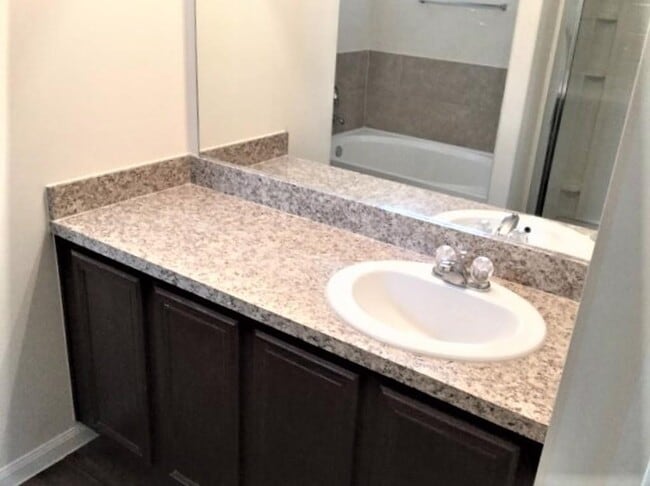 Building Photo - 3915 Hawthorn Glen Ct