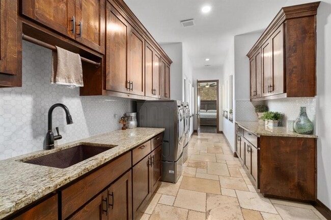 Building Photo - 13017 Luna Montana Way S
