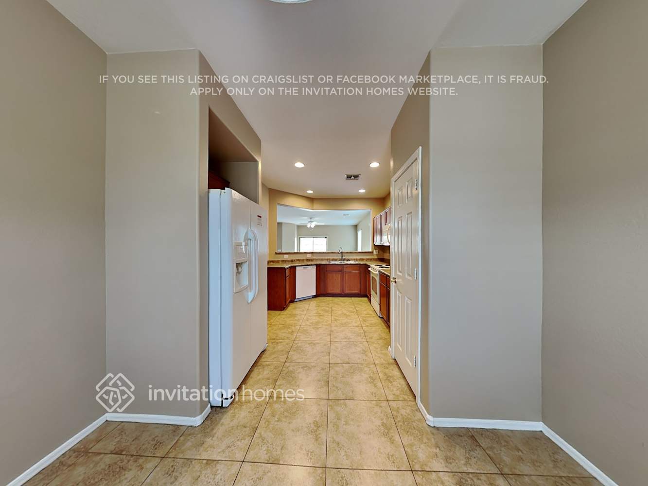 Building Photo - 3121 S 74th Dr