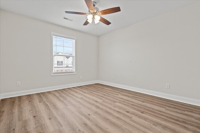 Building Photo - 2804 1/2 Alligator Rd