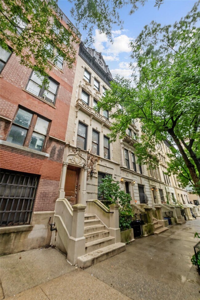 Building Photo - 423 W 144th St
