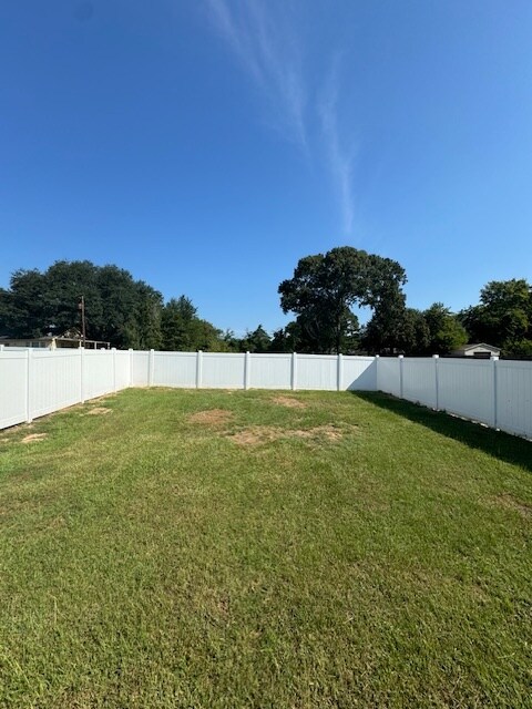 Building Photo - 714 McClenny Dr