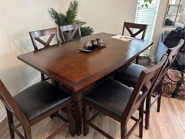 Building Photo - 2737 NE 28th St