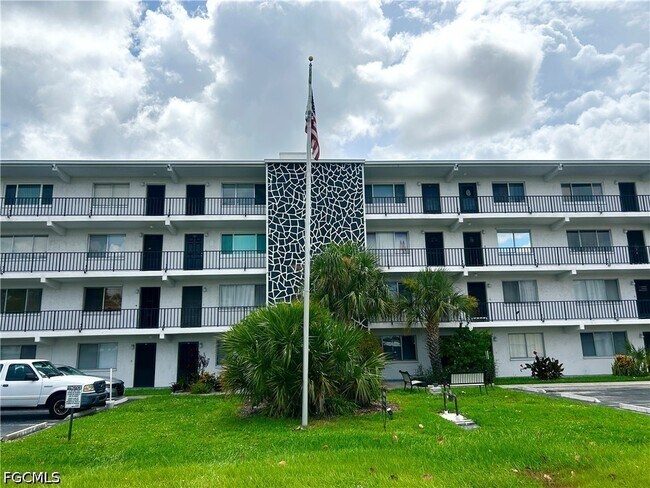 Building Photo - 4906 Victoria Dr