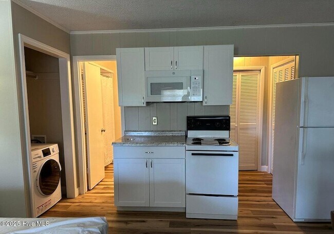 Building Photo - 7 Foxfire Blvd