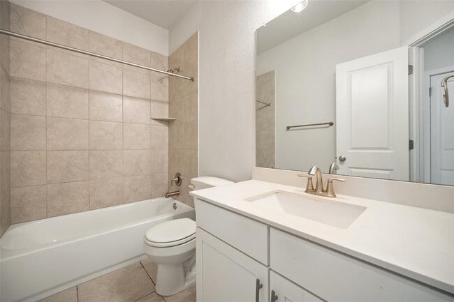 Building Photo - 2500 Forest Creek Dr