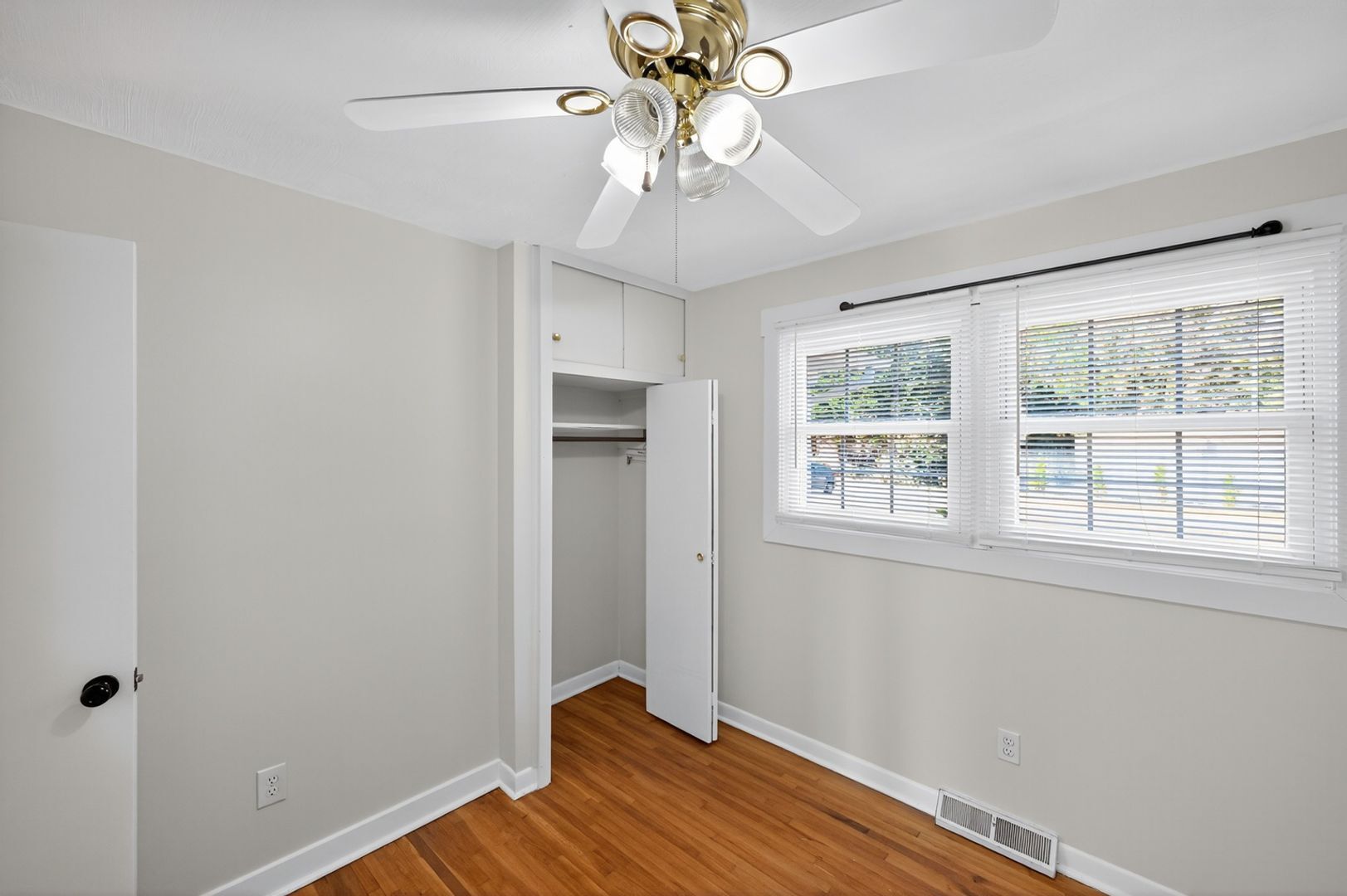 Building Photo - 1580 N Honeycutt St