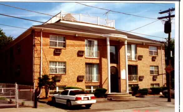 Building Photo - 10 Grafton St