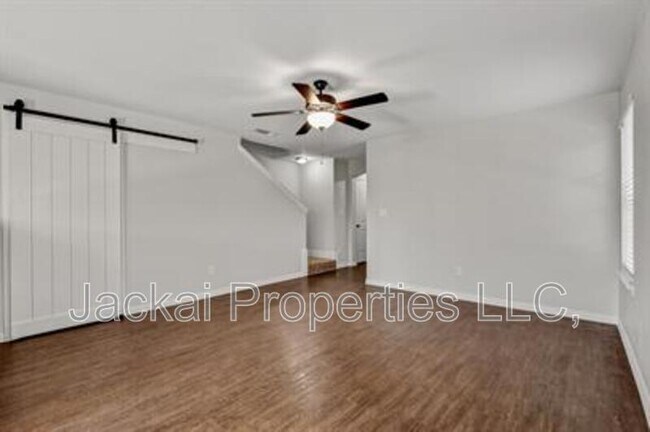 Building Photo - 232 W Lk St