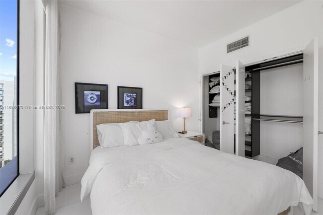 Building Photo - 6899 Collins Ave