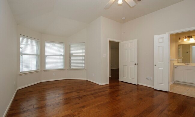 Building Photo - 15938 Cottage Ivy Cir