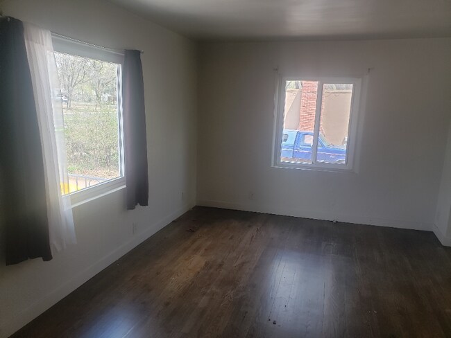 Primary Photo - 2105 E Willamette Ave