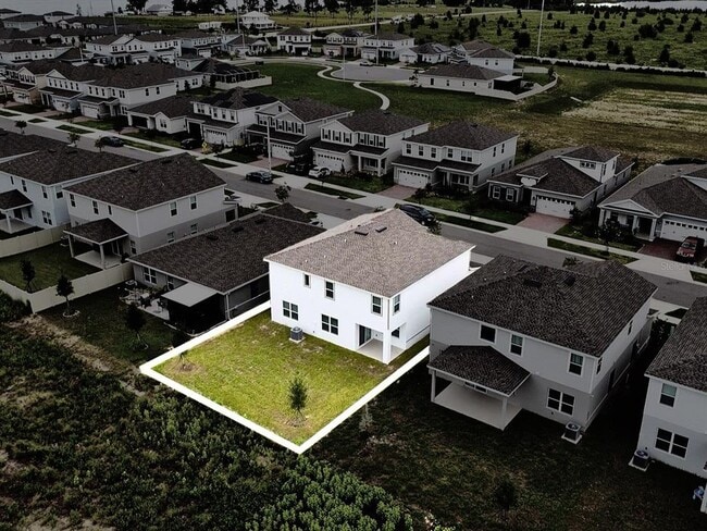 Building Photo - 2048 Airedale Wy