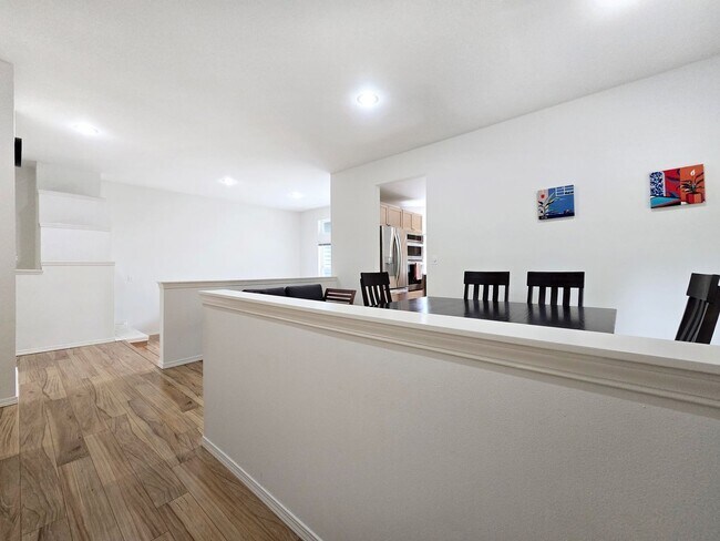 Building Photo - Spacious 3-Bed, 3-Bath Home with Lower Lev...