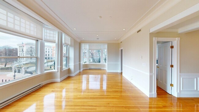 Building Photo - 22 Beacon St