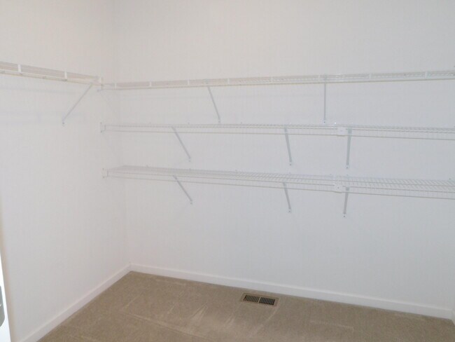 Building Photo - 4251 Lilac Ln