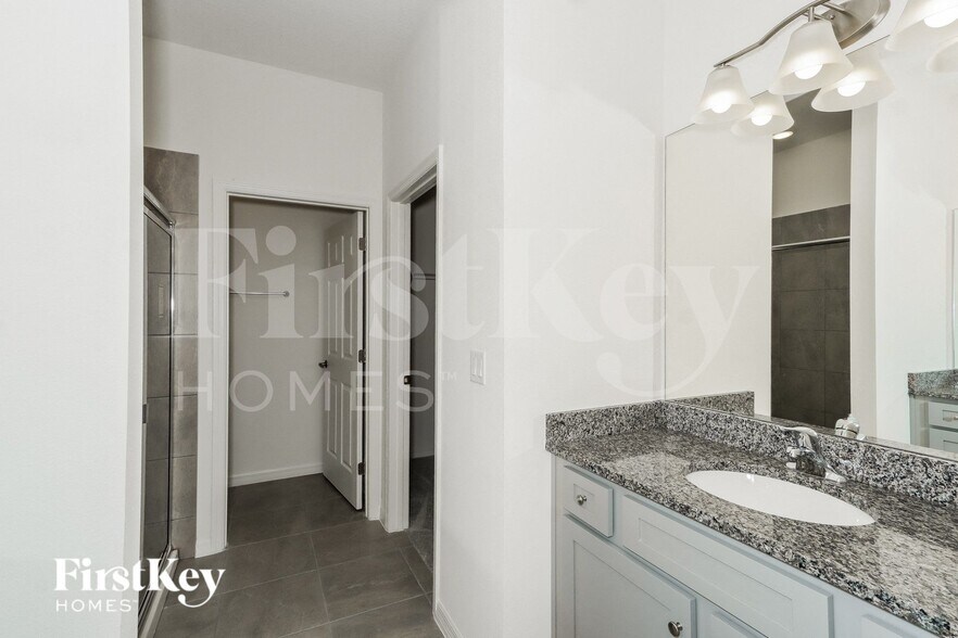 Building Photo - 531 Crown Rose Dr