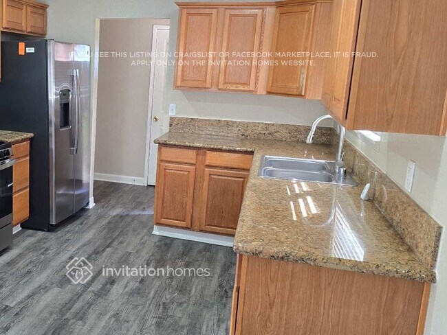 Building Photo - 7807 Colwyn Ave