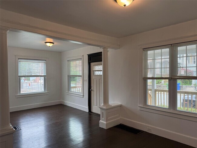 Building Photo - 26 Linden Ave