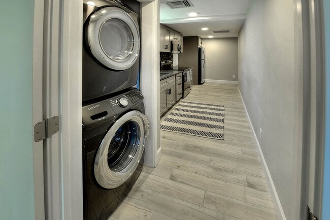 Building Photo - New Built, Near UofA 2 Bed 2 Bath  PRELEASE August 2026!