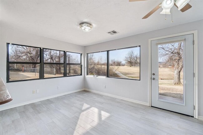 Building Photo - 11805 Ashford Dr