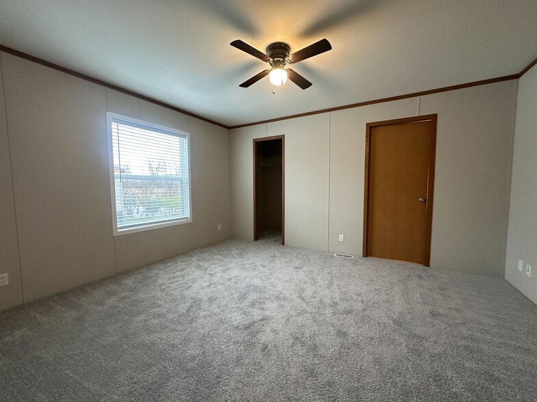 Building Photo - 2131 Windover Dr
