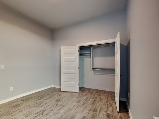 Building Photo - 312 W 3rd St