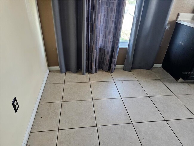 Building Photo - 569 Hunter Cir