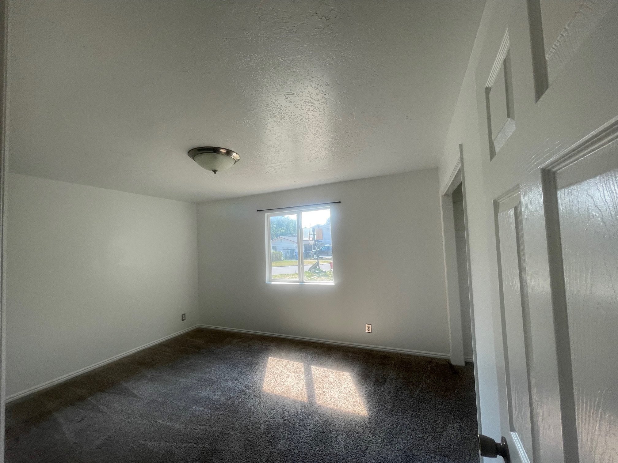 Building Photo - 266 W 750 S
