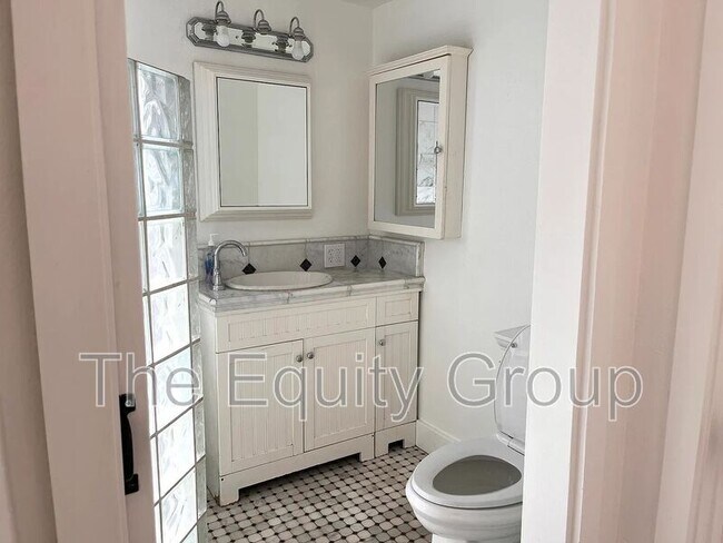 Building Photo - 303 Riverside Dr