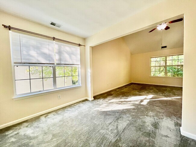 Building Photo - Spacious 4 Bedroom Home on Cul-de-sac in Castleton Virginia Beach!