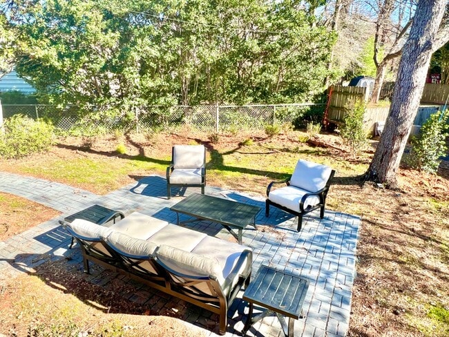 Building Photo - Crafstman-style 4 Bedroom renovated home for lease in Selwyn Park/Madison Park area of Charlotte ...