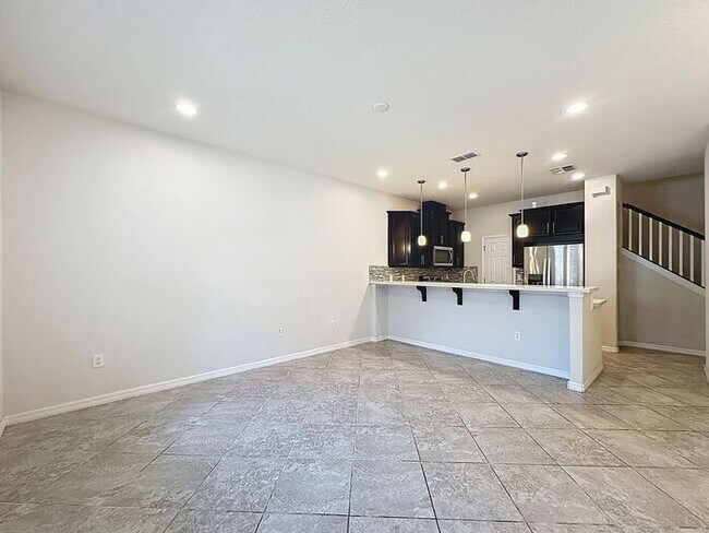 Building Photo - Spacious Townhome for Rent in Tapestry