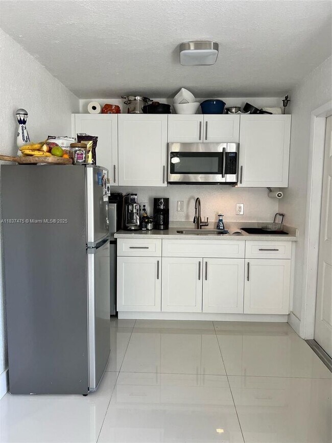 Building Photo - 15530 SW 68th Terrace