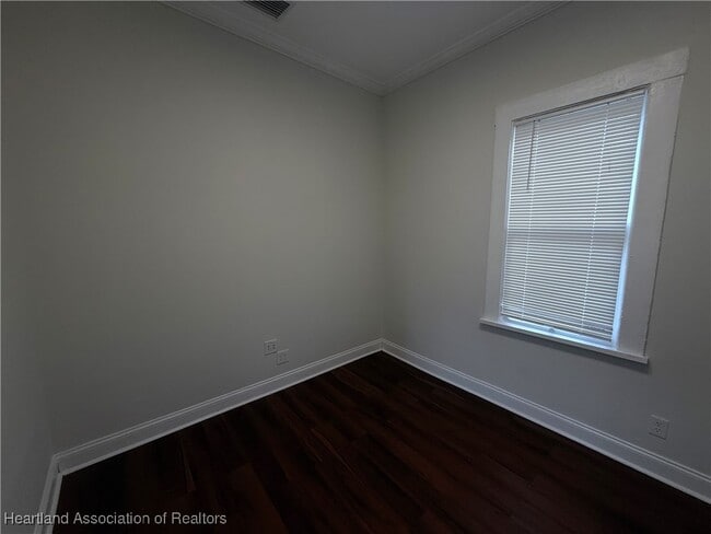 Building Photo - 326 Lemon Ave