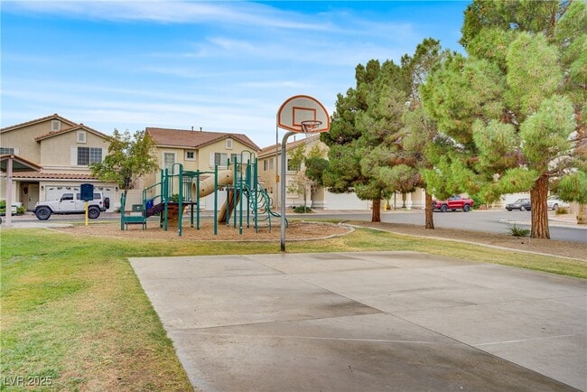 Building Photo - 7268 Vinca Rd