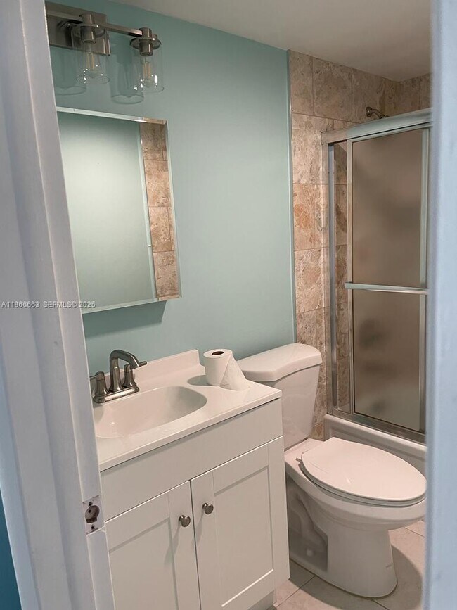 Building Photo - 202 Canterbury I