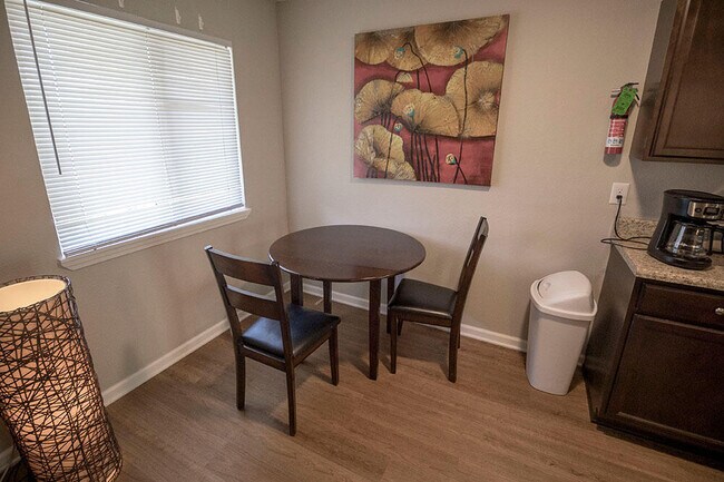 Building Photo - 105 N Garth Ave